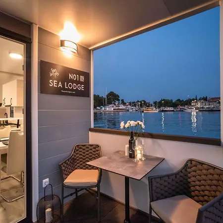 Houseboat With Hot Tub And Marina View Novigrad (Istria)