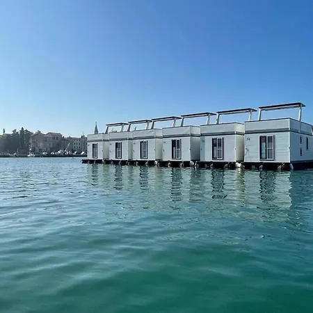 Houseboat With Hot Tub And Marina View Novigrad (Istria)