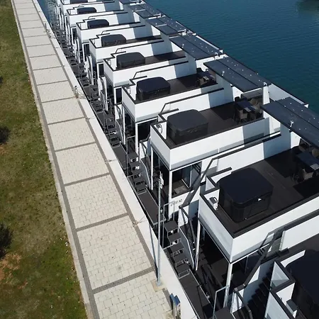 Houseboat With Hot Tub And Marina View Botel Novigrad (Istria)